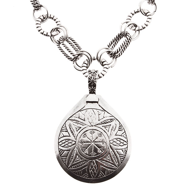 Wholesale silver necklace textured medallion