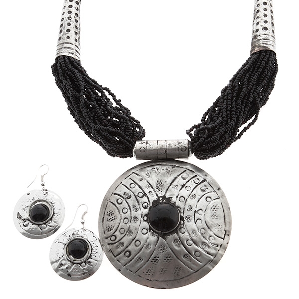 Wholesale inch black beaded necklace silver textured large inch silver pendant