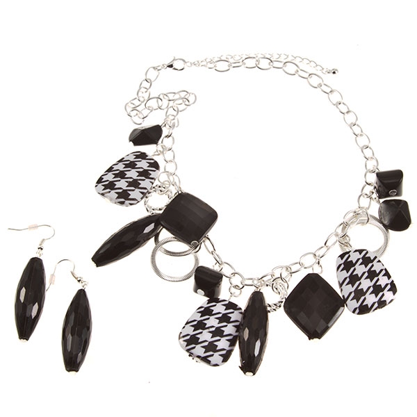 Wholesale silver chain black onyx houndstooth pattern large beads accentuate nec