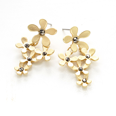 Wholesale matte Gold Floral Post Earrings Rhodium Centers Nickel Lead Free Earri