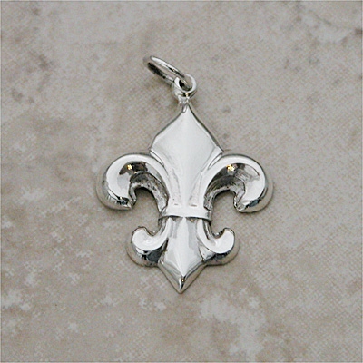 Wholesale silver toned fleur de lis pendant